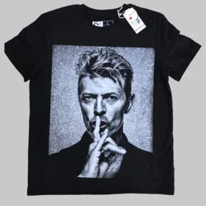 Camiseta Negra de algodón orgánico con diseño frontal de David Bowie en blanco y negro y diseño trasero de estrella, relámpago y calavera.
